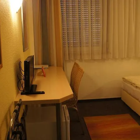 Hotell Jägerhof 2*